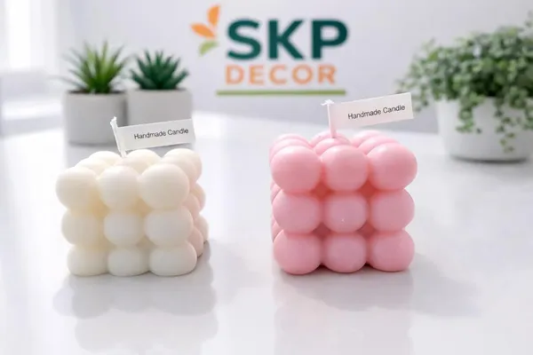 White_And_Pink_Soy_Wax_Scented_Candles_For_Home_Decor