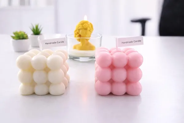 White_And_Pink_Soy_Wax_Scented_Candles_For_Home_Decor