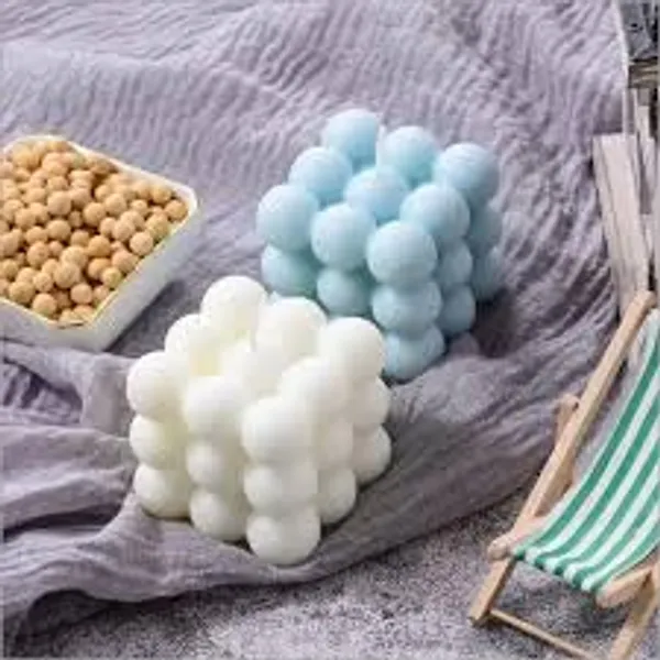 White_And_Blue_Soy_Wax_Scented_Candles_For_Home_Decor