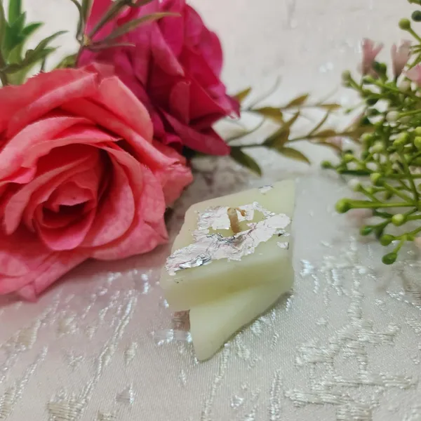 White_Soy_Wax_Scented_Candles_For_Home_Decor