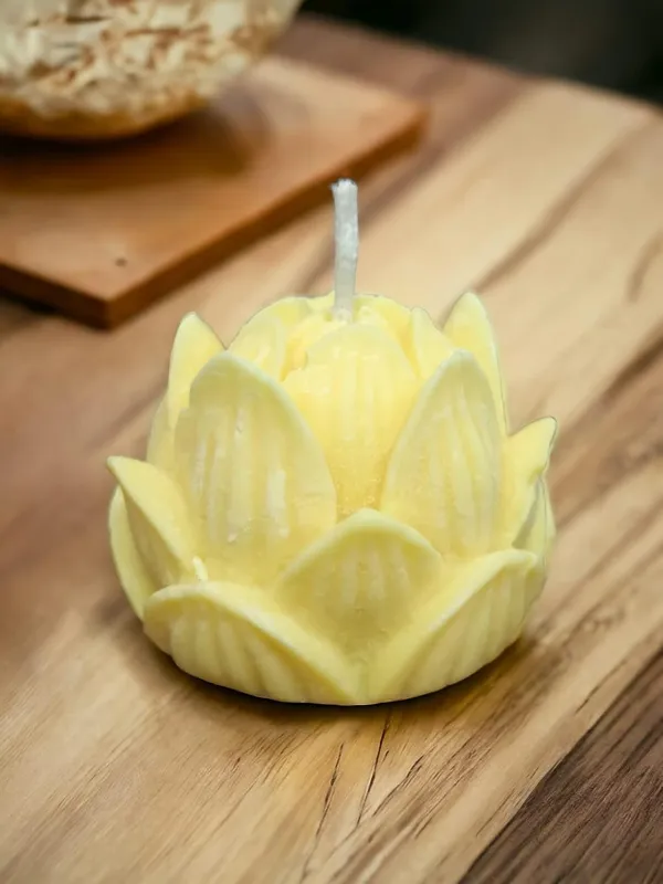 Yellow_Soy_Wax_Scented_Candles_For_Home_Decor
