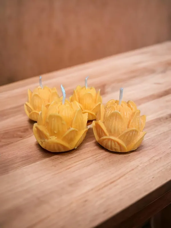 Orange_Soy_Wax_Scented_Candles_For_Home_Decor