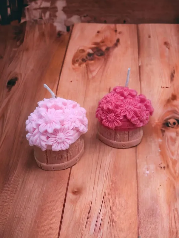 Red_And_Pink_Soy_Wax_Scented_Candles_For_Home_Decor