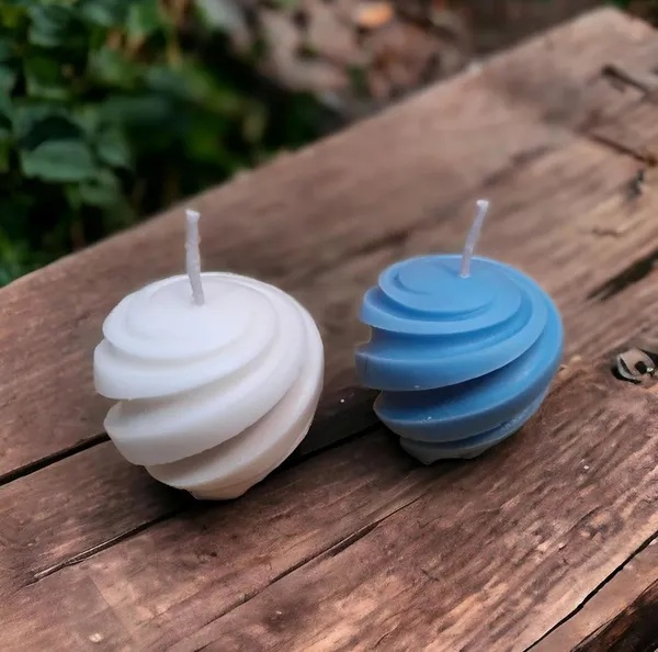 White_And_Blue_Soy_Wax_Scented_Candles_For_Home_Decor
