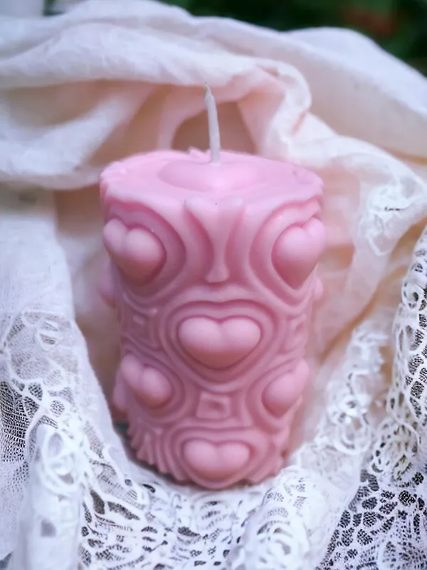 Red_And_Pink_Soy_Wax_Scented_Candles_For_Home_Decor