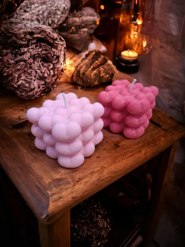 Pink_And_Red_Soy_Wax_Scented_Candles_For_Home_Decor