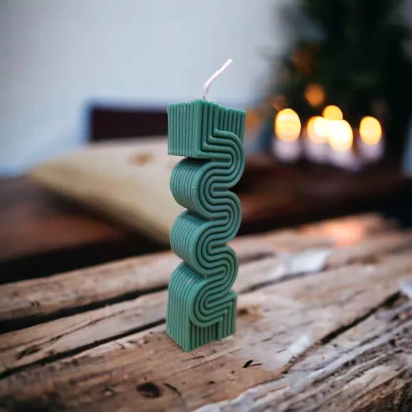 White_And_Green_Soy_Wax_Scented_Candles_For_Home_Decor