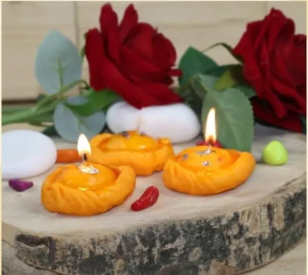 Orange_Soy_Wax_Scented_Candles_For_Home_Decor