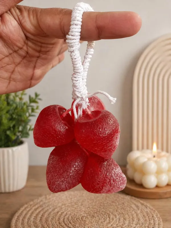 Red_Scented_Candles_For_Home_Decor