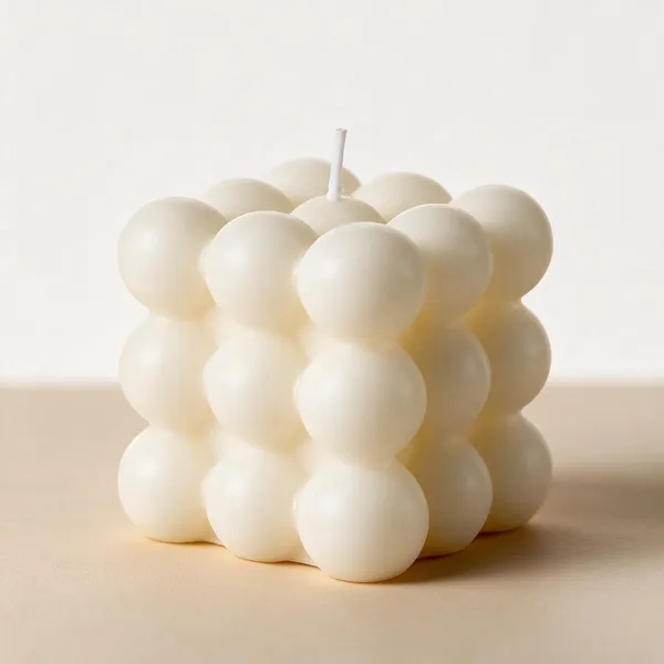 White_And_Violet_Soy_Wax_Scented_Candles_For_Home_Decor