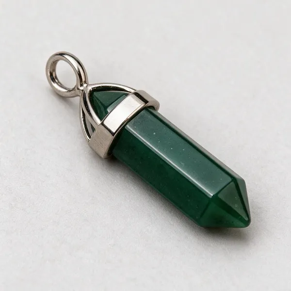 Green_Natural_Stone_Pendant_For_Unisex