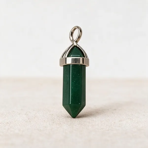 Green_Natural_Stone_Pendant_For_Unisex