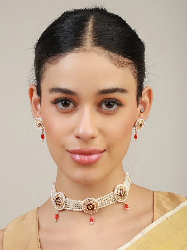Multicolor_Pearl_Gold_Meenakari_Medallion_Choker_Necklace_Set_For_Women