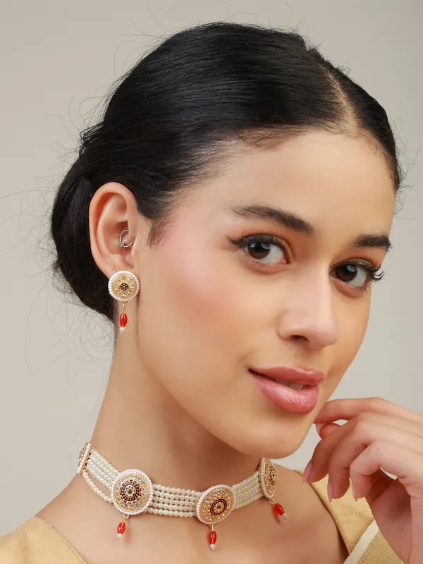 Multicolor_Pearl_Gold_Meenakari_Medallion_Choker_Necklace_Set_For_Women