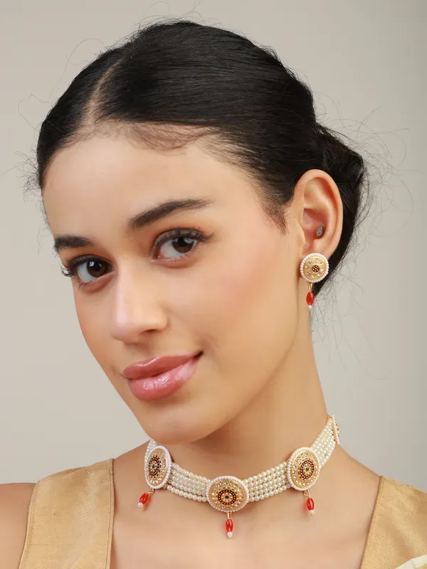 Multicolor_Pearl_Gold_Meenakari_Medallion_Choker_Necklace_Set_For_Women