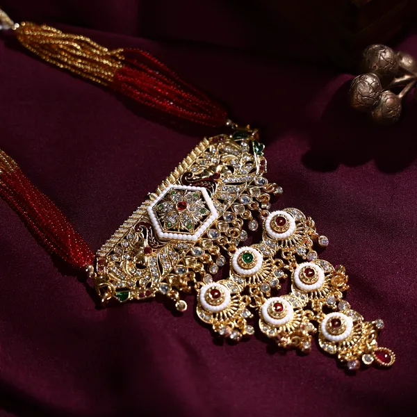 Multicolor_Beaded_Gold_Kundan_Tiered_Medallion_Rani_Haar_For_Women