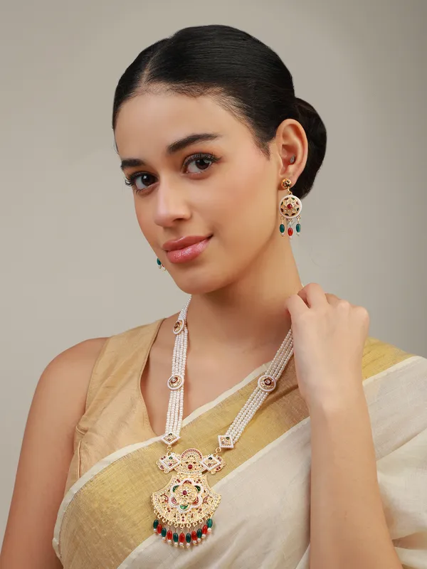 Multicolor_Pearl_Gold_Kundan_Geometric_Fan_Pendant_Rani_Haar_Set_For_Women
