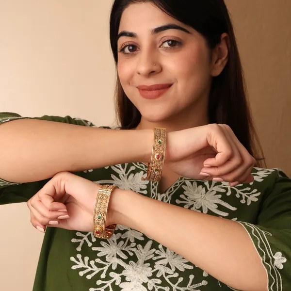 Golden_Brass_Filigree_Screw_Lock_Kada_Bangle_Set_For_Women