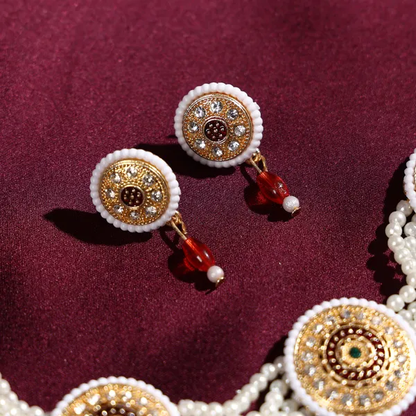 Multicolor_Pearl_Gold_Meenakari_Medallion_Choker_Necklace_Set_For_Women