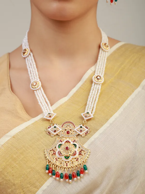 Multicolor_Pearl_Gold_Kundan_Geometric_Fan_Pendant_Rani_Haar_Set_For_Women