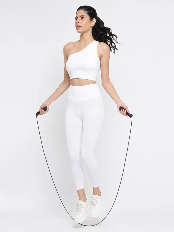 Wear_Jukebox_Free_Spirit_White_Nylon-Spandex_Gym_Wear_Set