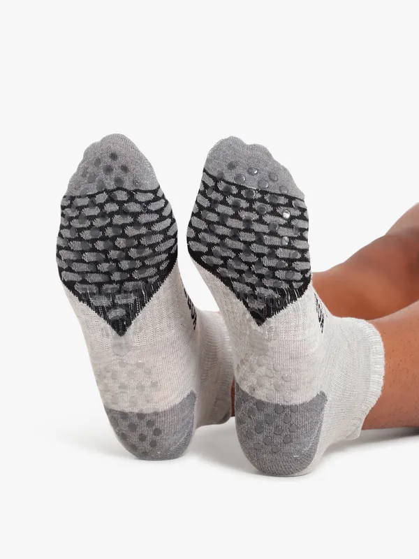 Grip_Motion_Socks_-_Grey