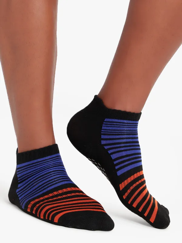 Grip_Motion_Socks_-_Multi