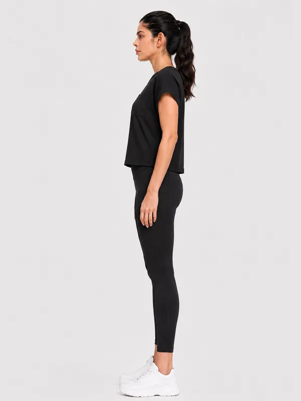 JUST_EASY_Women_Black_Cropped_Crew-Neck_Active_T-Shirt
