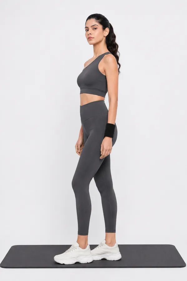 Wear_Jukebox_Free_Spirit_Charcoal_Nylon-Spandex_Gym_Wear_Set