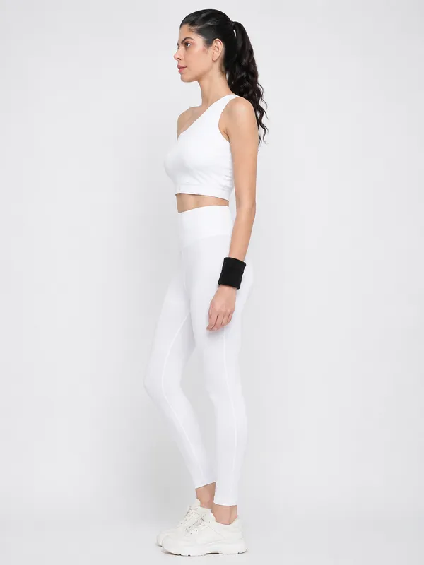 Wear_Jukebox_Free_Spirit_White_Nylon-Spandex_Gym_Wear_Set