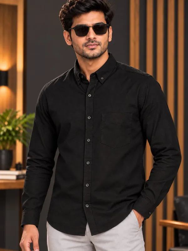 Black_Cotton_Regular_Fit_Casual_Shirt_For_Men