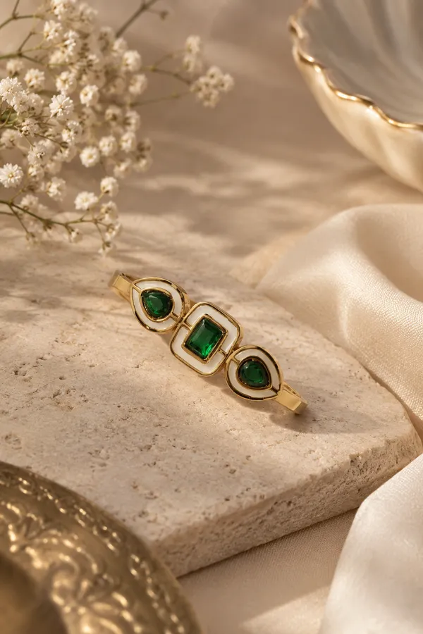 Gold_Alloy_Emerald_Green_Stone_Link_Bracelet_For_Women