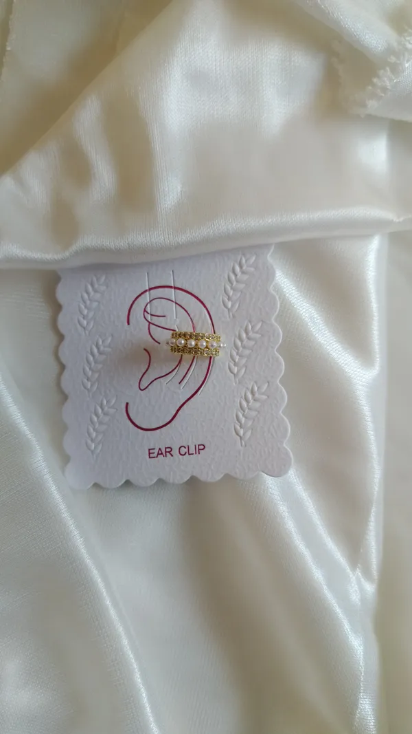 Gold_Alloy_Single_Side_Ear_Cuff_For_Women