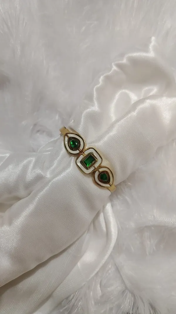 Trisha_Jewels_|_Emerald_Green_Stone_Link_Bracelet_Gold_Plated_Anti_Tarnish_for_Women