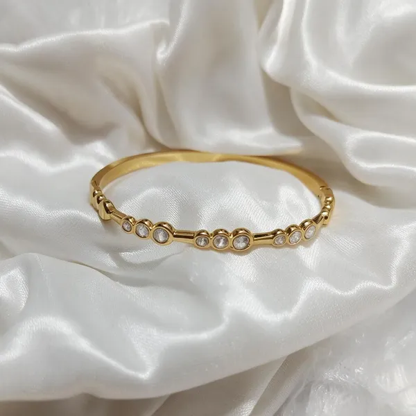 Gold_Alloy_Crystal_Studded_Kada_Bangle_For_Women