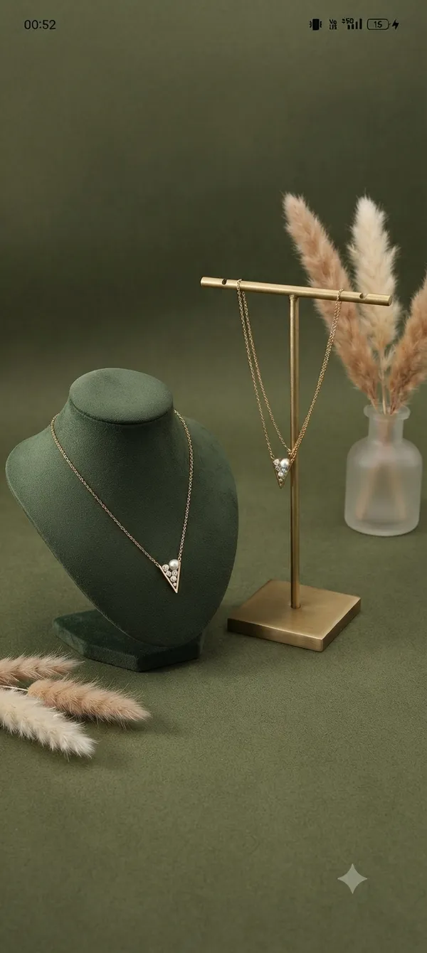 Gold_Plated_V_Shape_Pendant_Chain_Necklace_For_Women