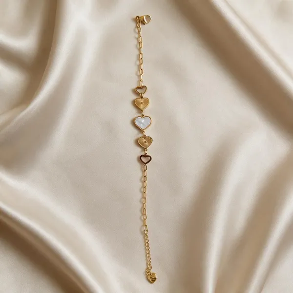 Gold_Alloy_Heart_Charm_Bracelet_For_Women