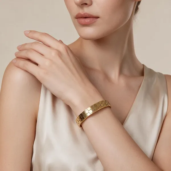 Gold_Plated_Honeycomb_Engraved_Open_Cuff_Bracelet_For_Women