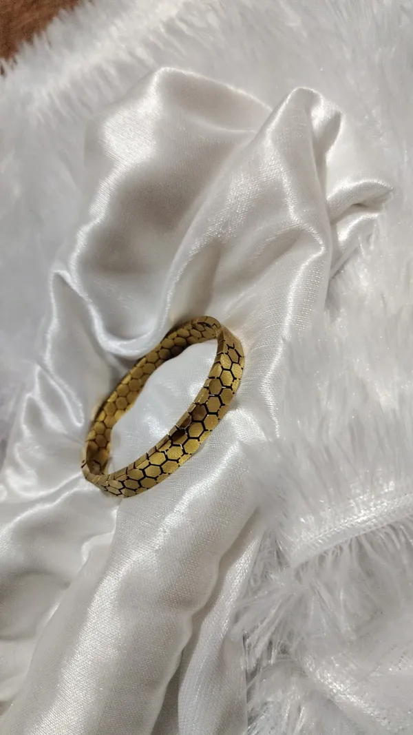 Trisha_Jewels_|_Honeycomb_Pattern_Kada_Bangle_Gold_Plated_Anti_Tarnish_for_Women