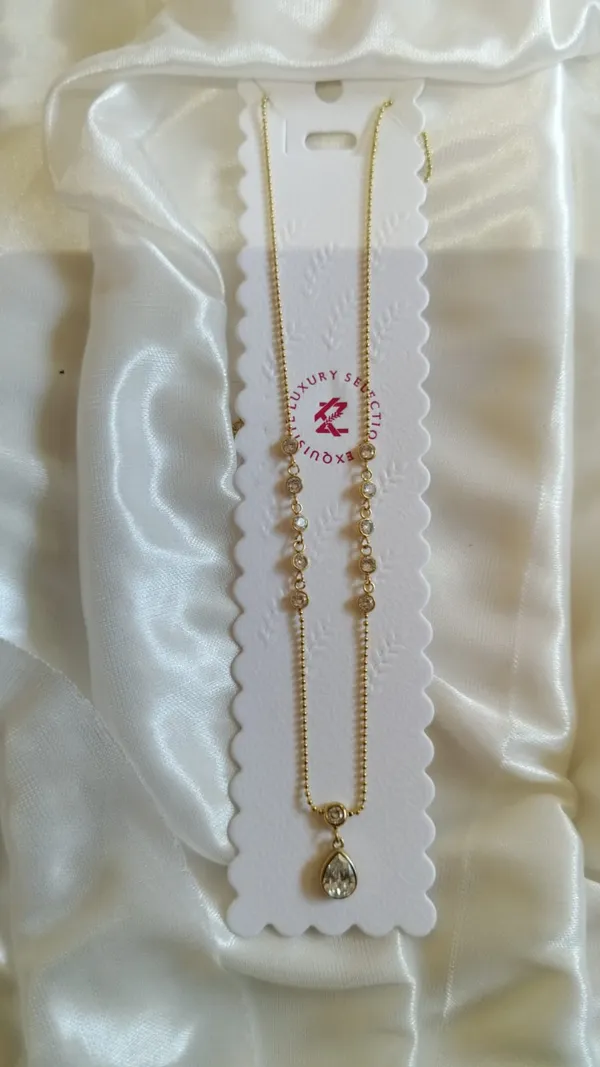 Trisha_Jewels_|_Teardrop_Pendant_Chain_Necklace_Gold_Plated_Anti_Tarnish_for_Women