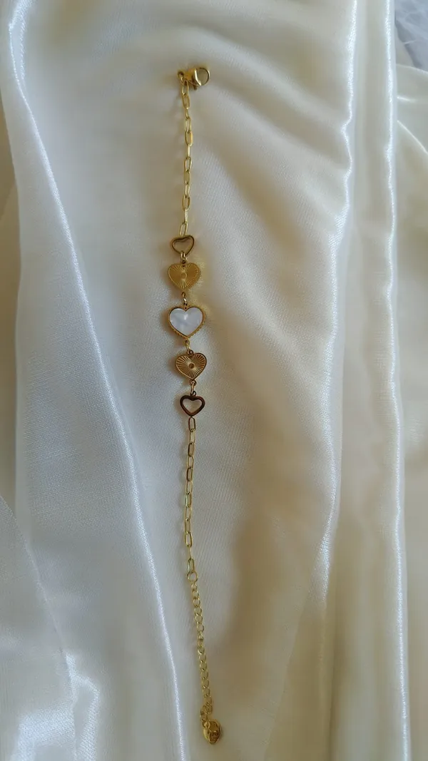 Trisha_Jewels_|_Romantic_Heart_Charm_Bracelet_Gold_Plated_Anti_Tarnish_for_Women