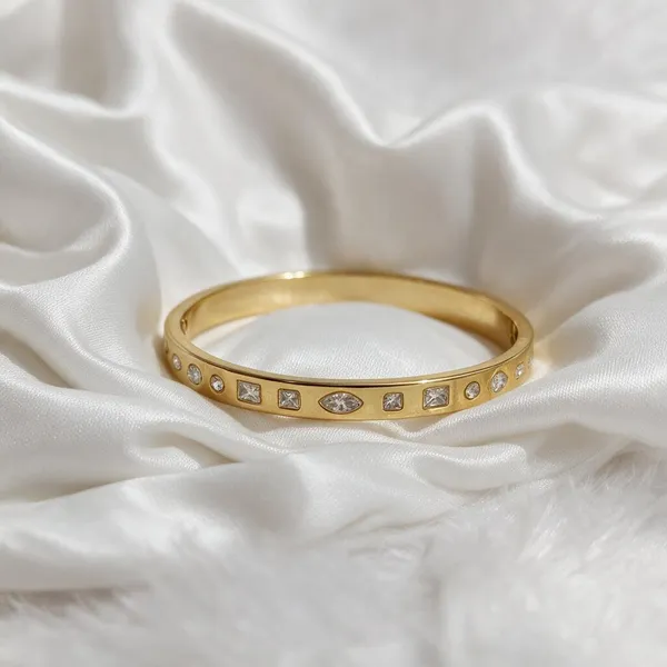 Gold_Plated_Geometric_Embellished_Kada_Bangle_For_Women