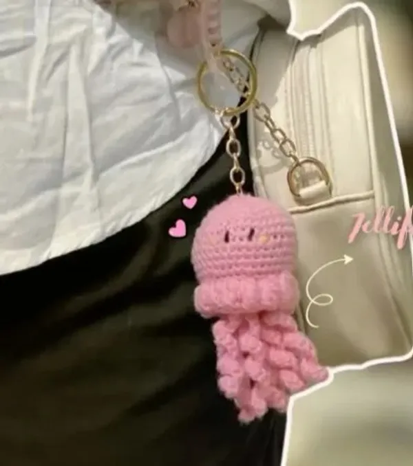 Jellyfish_Keychain