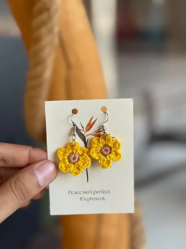 Sunflower_Crochet_Studs