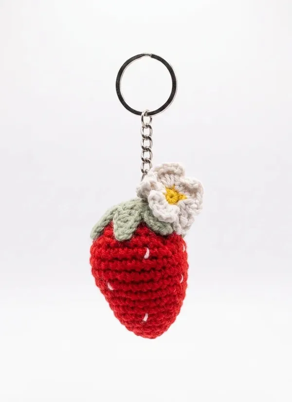 Strawberry_Daisy_Keychain
