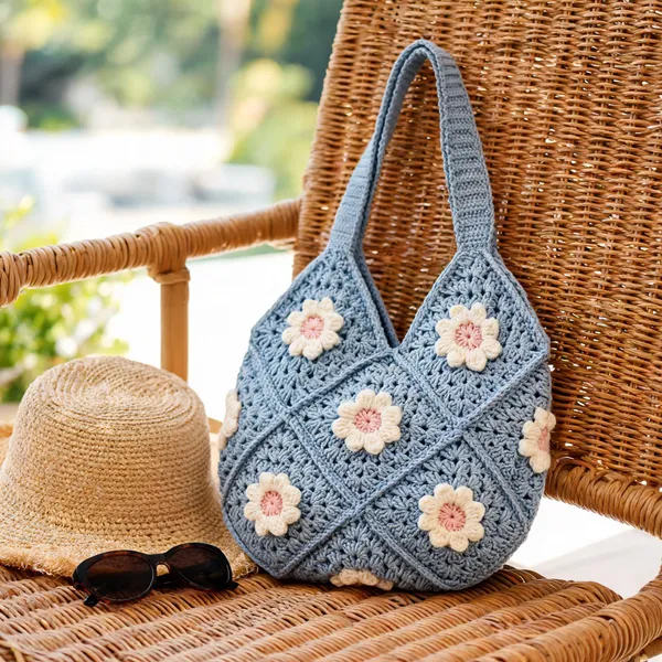 Blue_Daisy_Tote