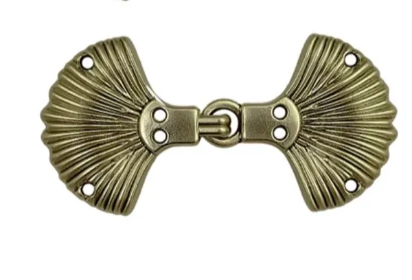 Gold_Tone_Fan_Shaped_Saree_Brooch_for_Women