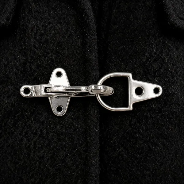 Silver_Metal_Decorative_Garment_Buckle_for_Women
