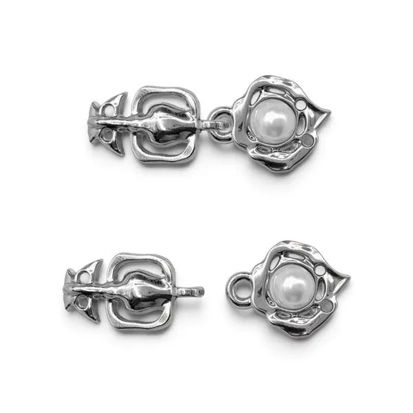 Silver_Metal_Decorative_Garment_Buckle_for_Women