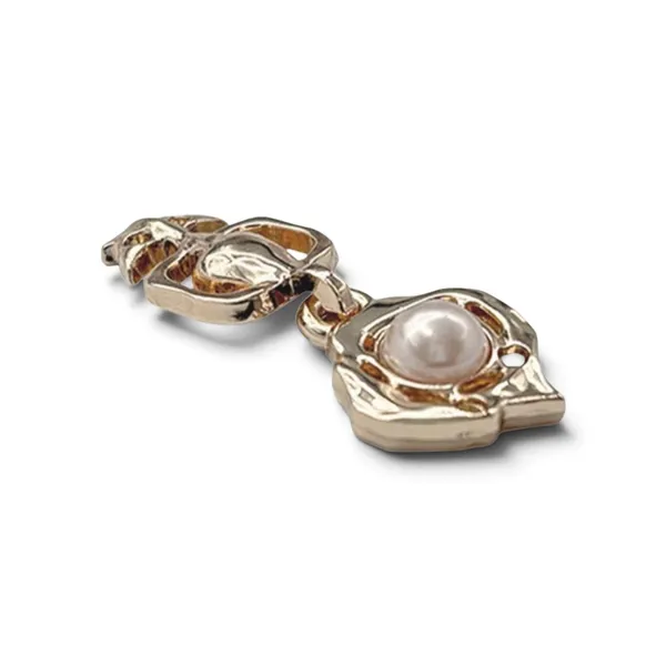 Silver_Metal_Decorative_Garment_Buckle_for_Women